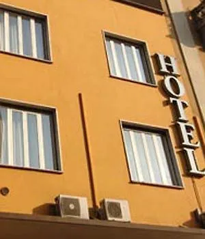 **  Hotel Loreto Milan Italy